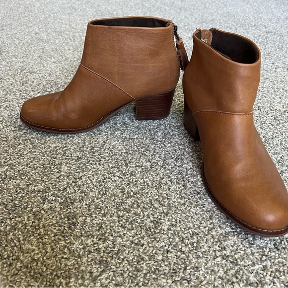 Toms Leila Short Brown Booties with Tassel Zipper, Size 7 - Picture 6 of 9